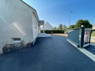 Aménagement de parking et cour professionnelle en enrobé en Haute-Normandie